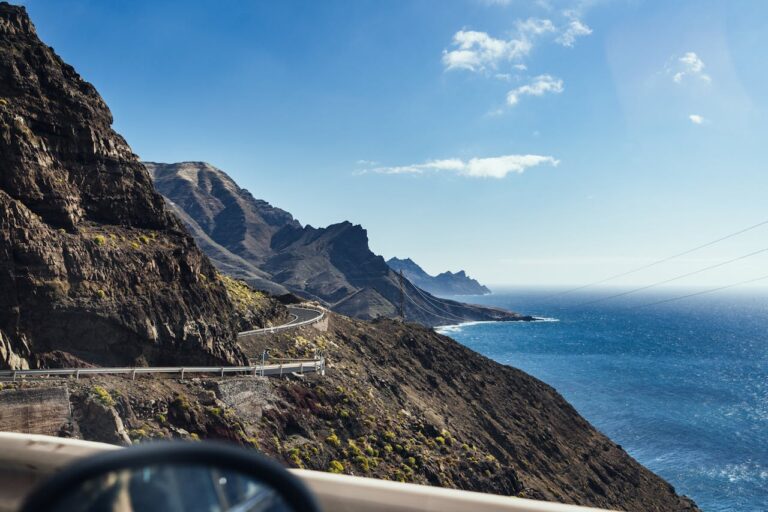 Volar desde Canarias sale más barato de lo que piensas si sabes dónde mira